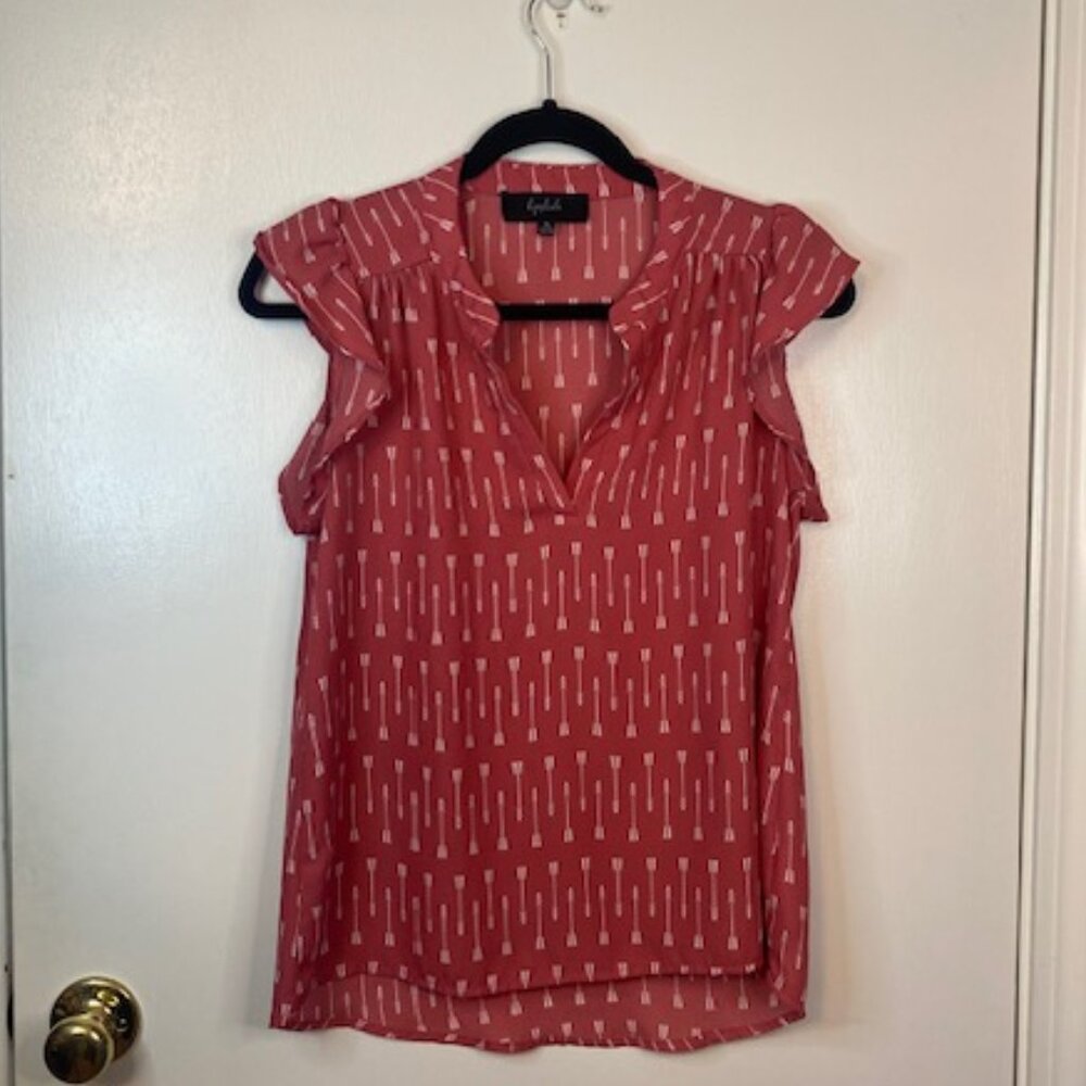 Lipslide Pink with white arrow sleeveless blouse